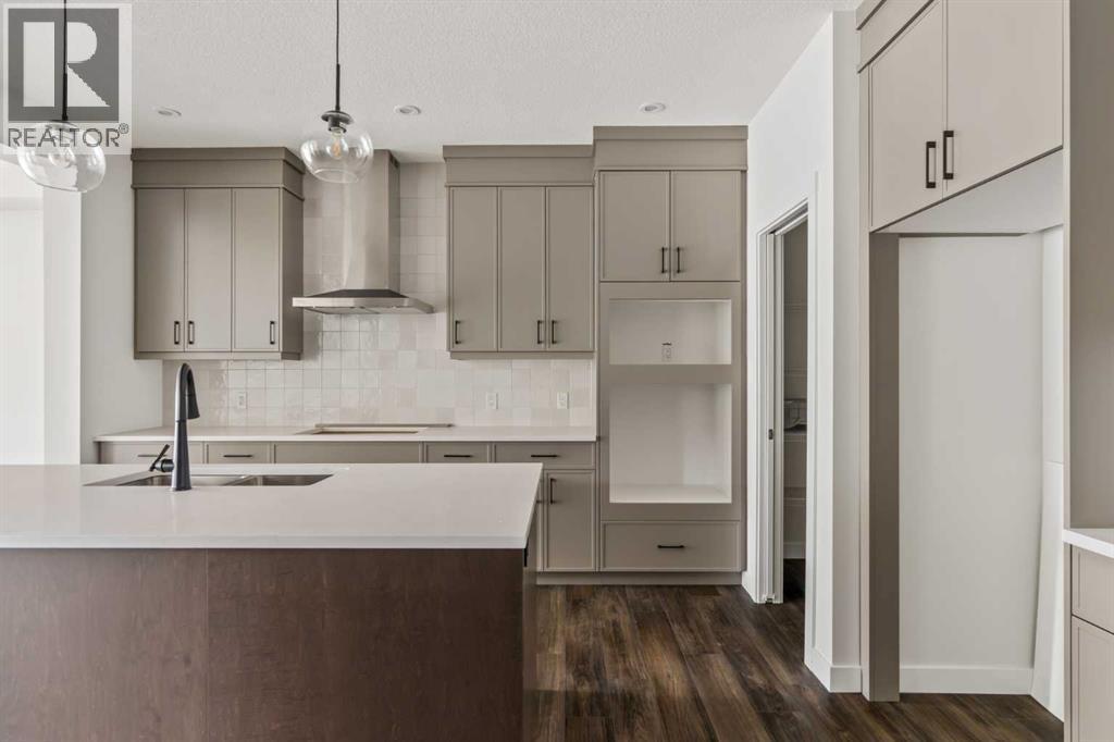 Single Family House for Sale in  Silver Spruce Bay SW Silverado Calgary 