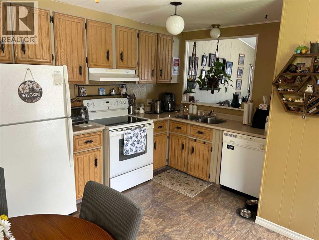 Single Family House Mobile Home for Sale in    Avenue Glendale Red Deer 