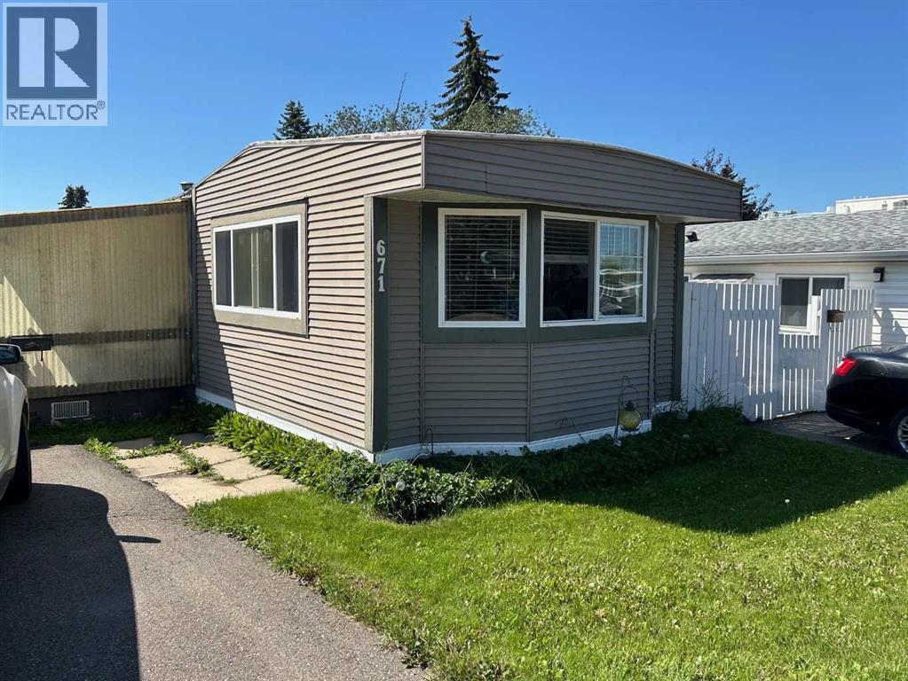 Single Family House Mobile Home for Sale in    Avenue Glendale Red Deer 