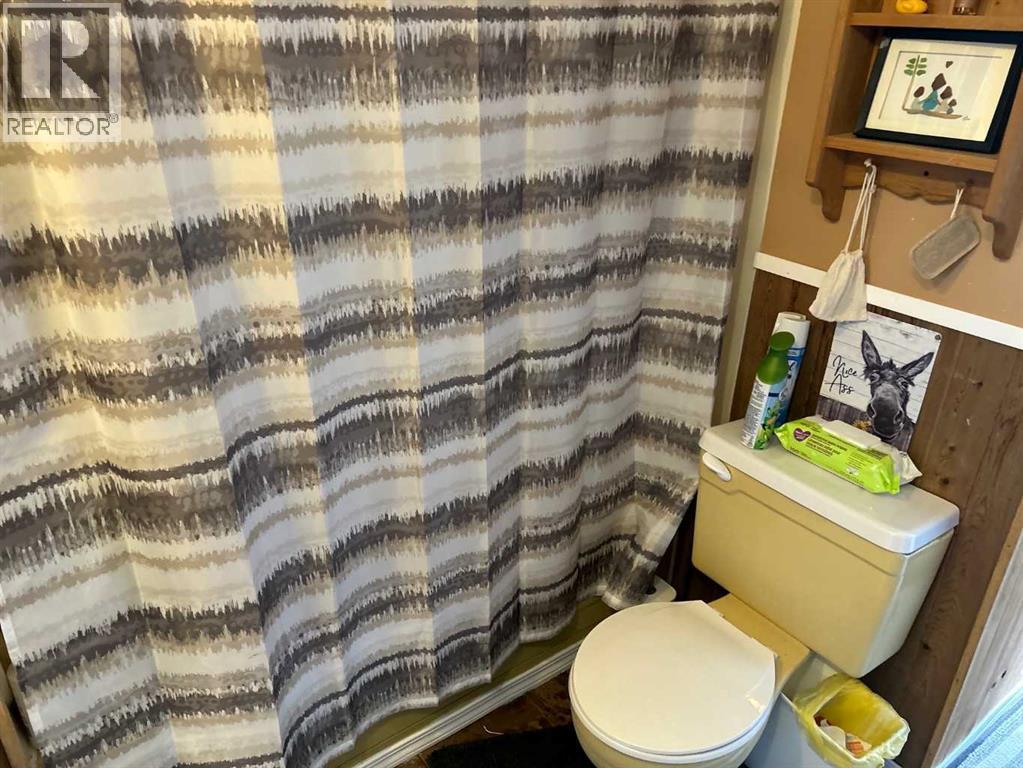 Single Family House Mobile Home for Sale in    Avenue Glendale Red Deer 