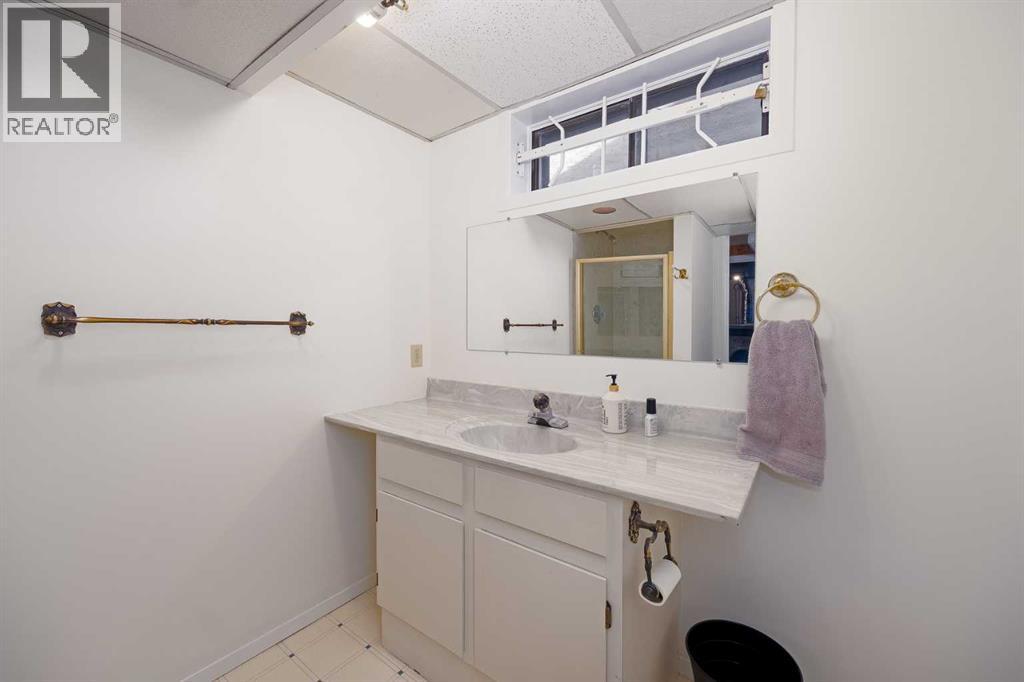 Single Family House Bungalow for Sale in  Woodglen Close SW Woodbine Calgary 