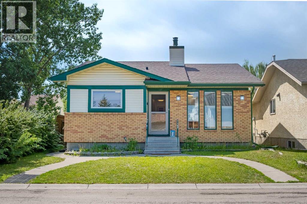 16 Woodglen Close SW, Calgary, Alberta