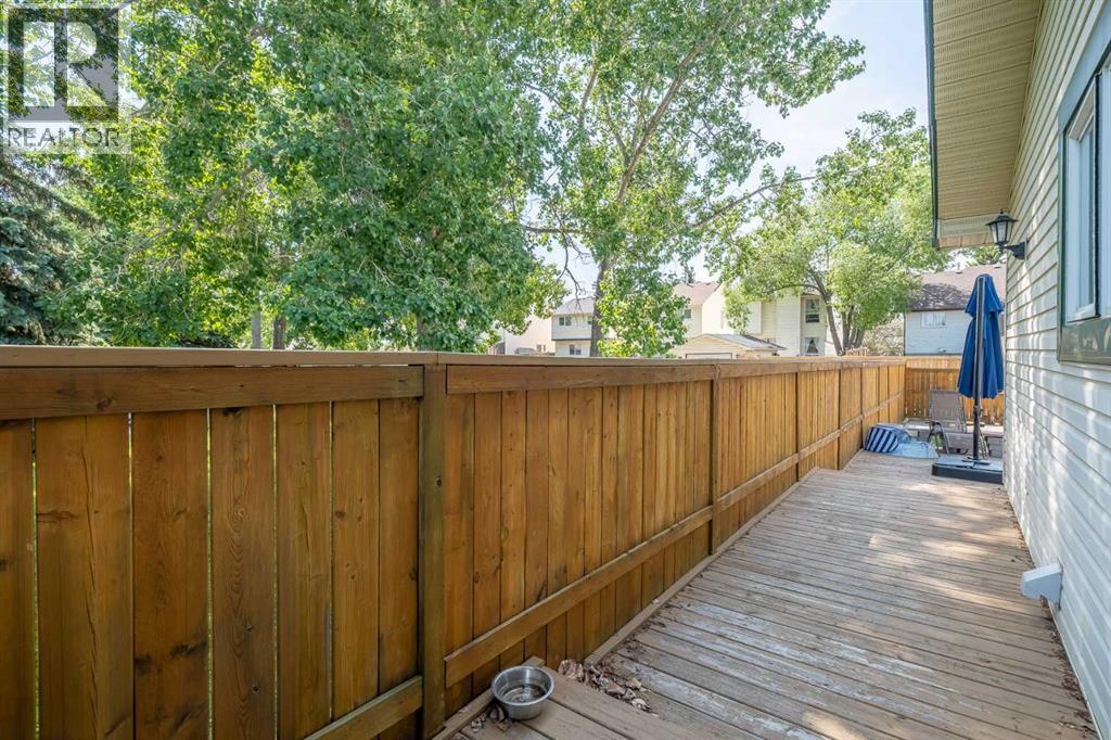 Single Family House Bungalow for Sale in  Woodglen Close SW Woodbine Calgary 