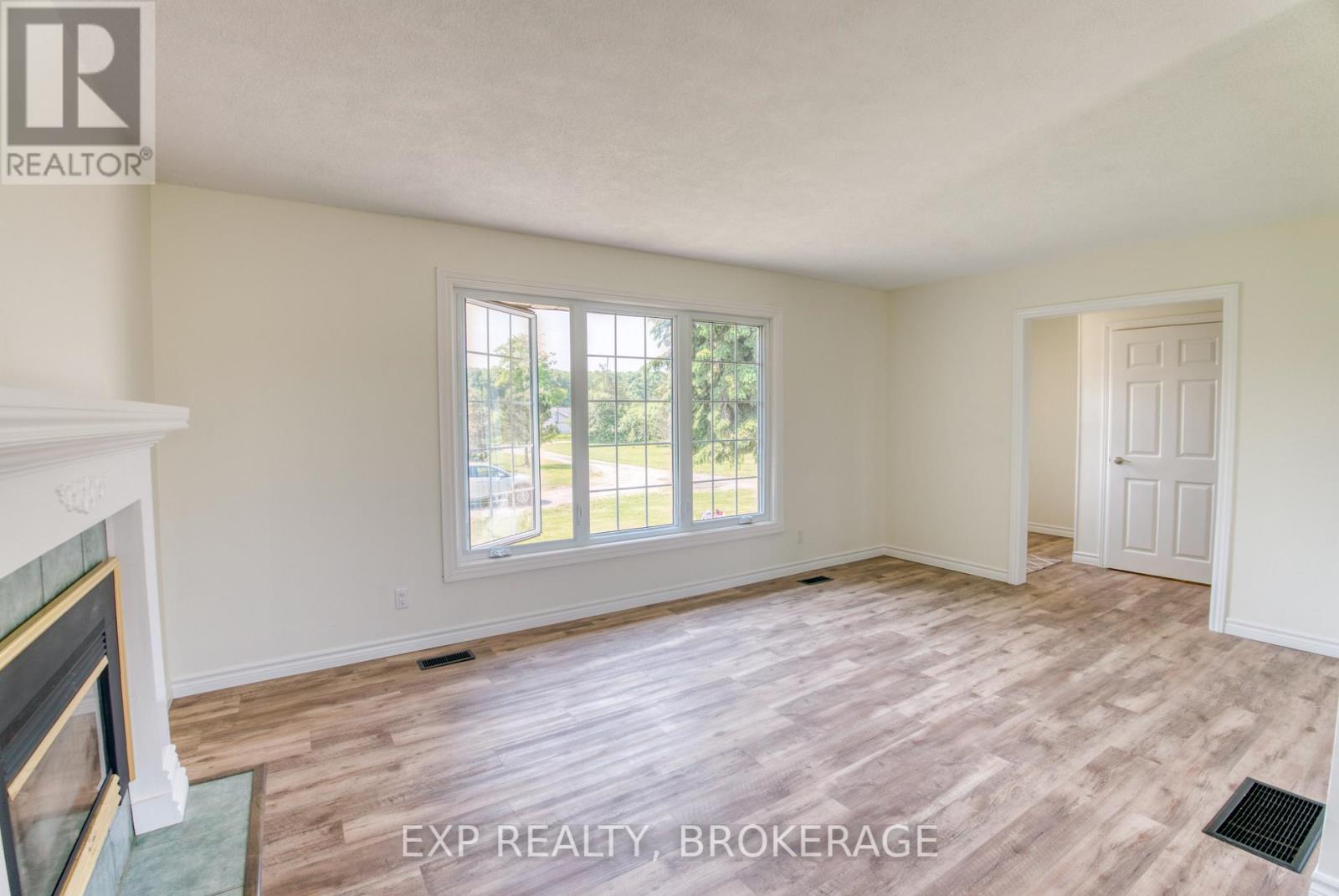 Photo 3 of 121 Ivy Ridge Road, Prince Edward County ON