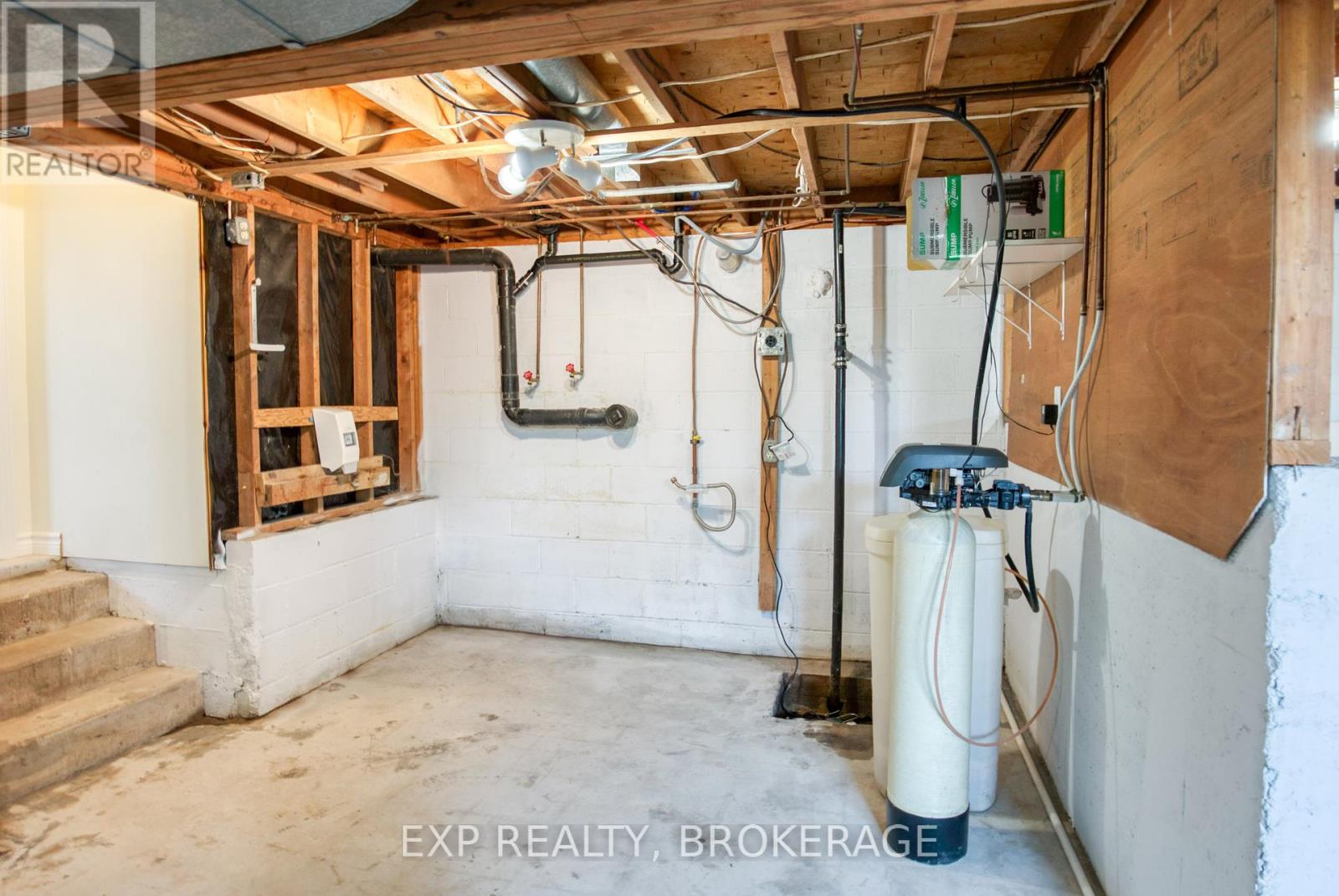 Photo 33 of 121 Ivy Ridge Road, Prince Edward County ON