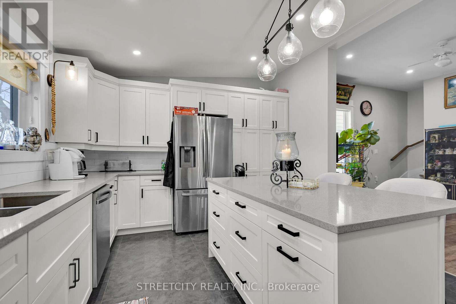 Photo 24 of 7 Myrtle Street, St Thomas ON