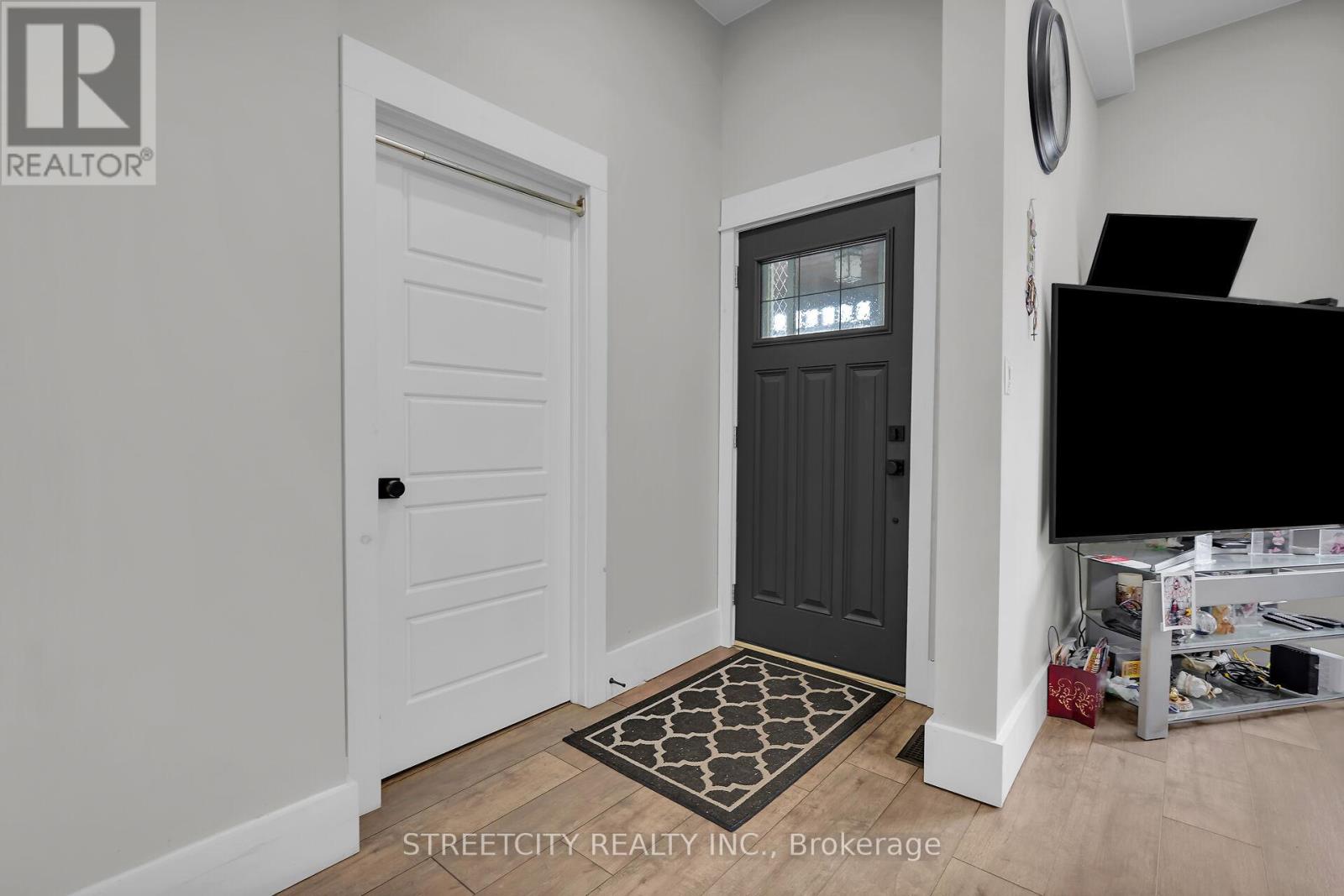 Photo 26 of 7 Myrtle Street, St Thomas ON