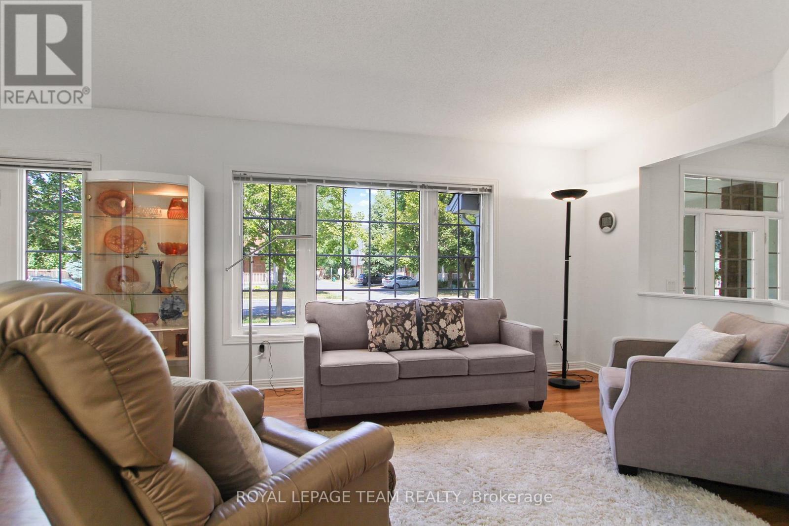 Photo 11 of 46 Kettleby Street, Ottawa ON