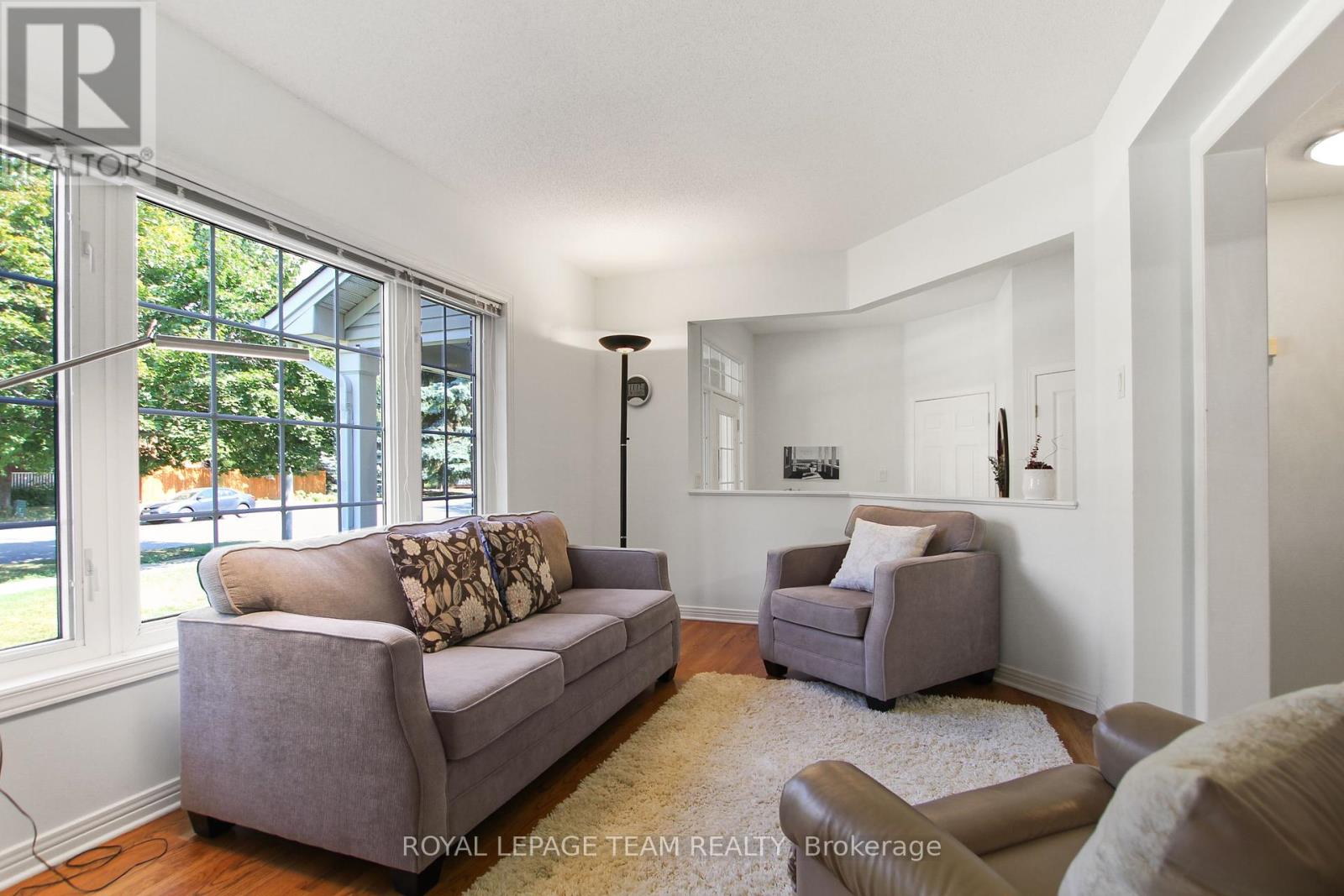 Photo 12 of 46 Kettleby Street, Ottawa ON
