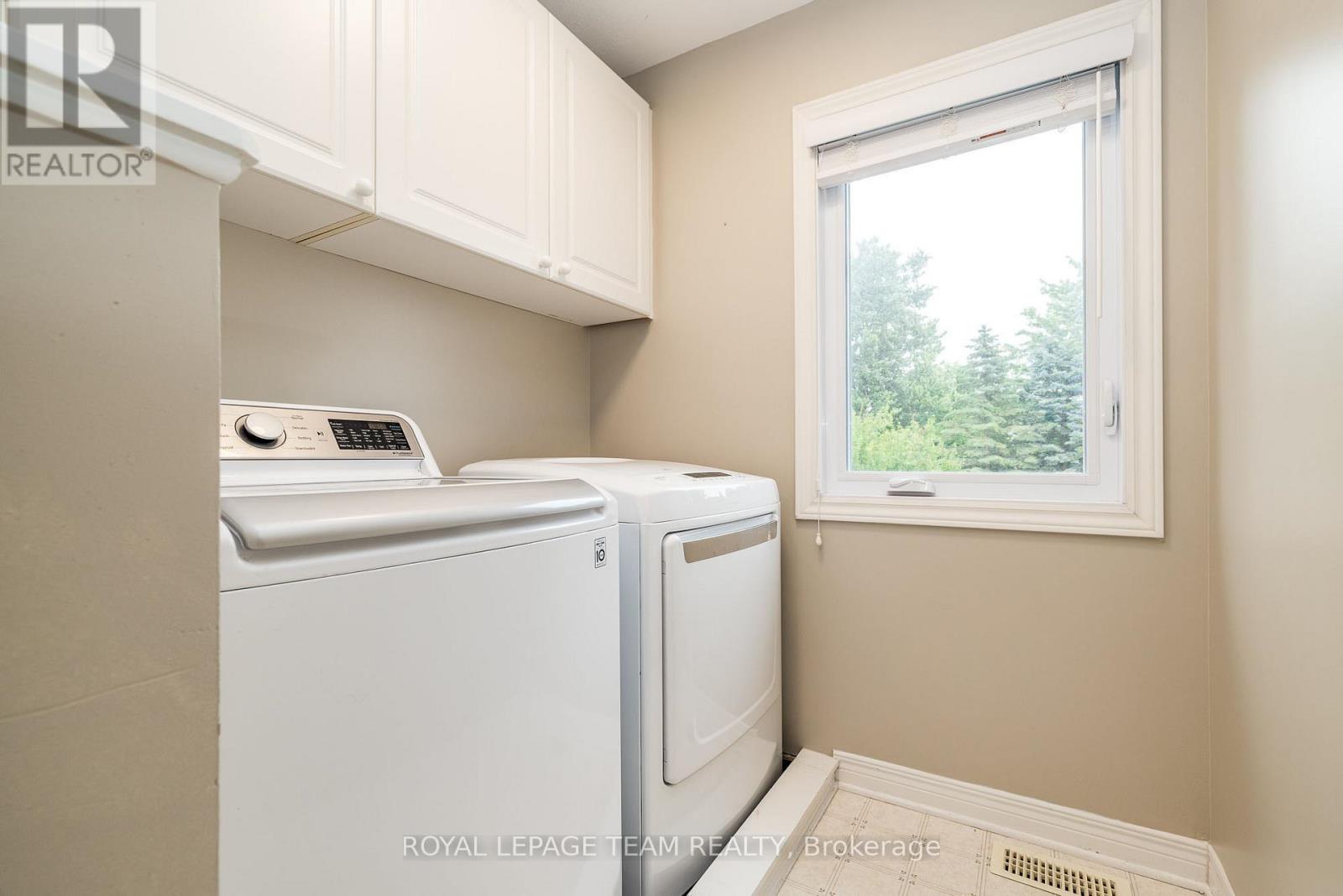 Photo 23 of 10 Beechgrove Gardens, Ottawa ON