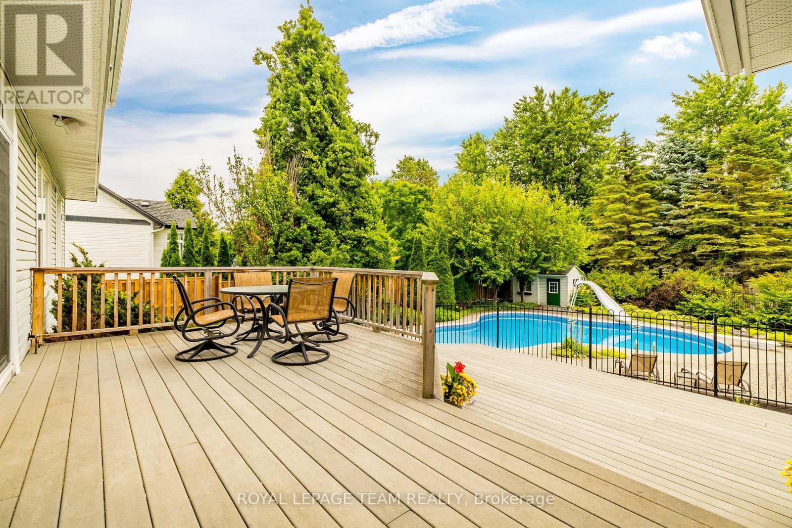 Photo 8 of 10 Beechgrove Gardens, Ottawa ON