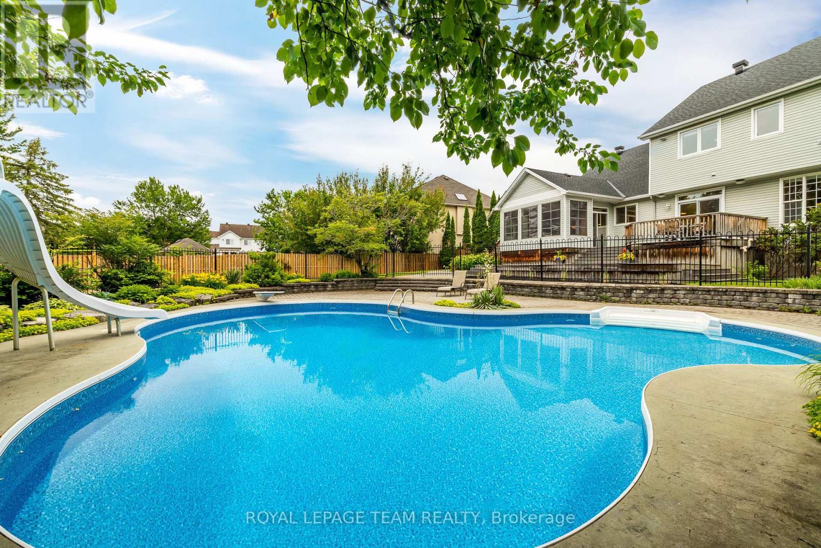 Photo 21 of 10 Beechgrove Gardens, Ottawa ON