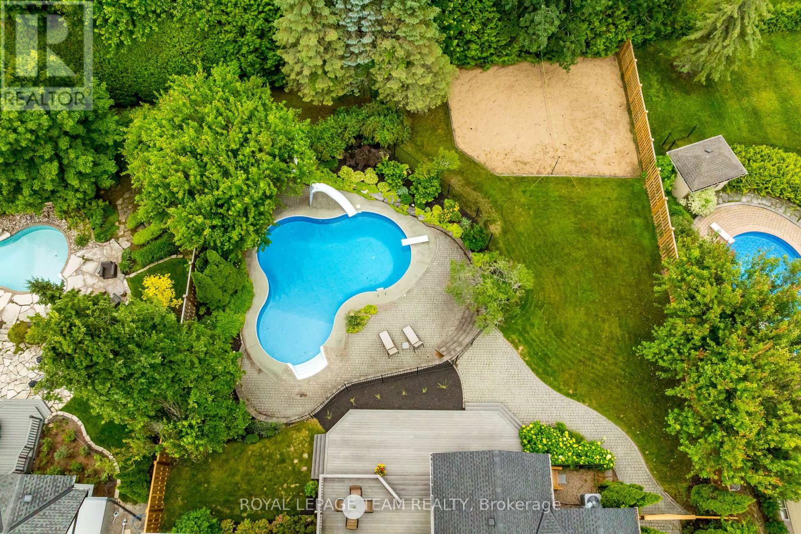 Photo 7 of 10 Beechgrove Gardens, Ottawa ON