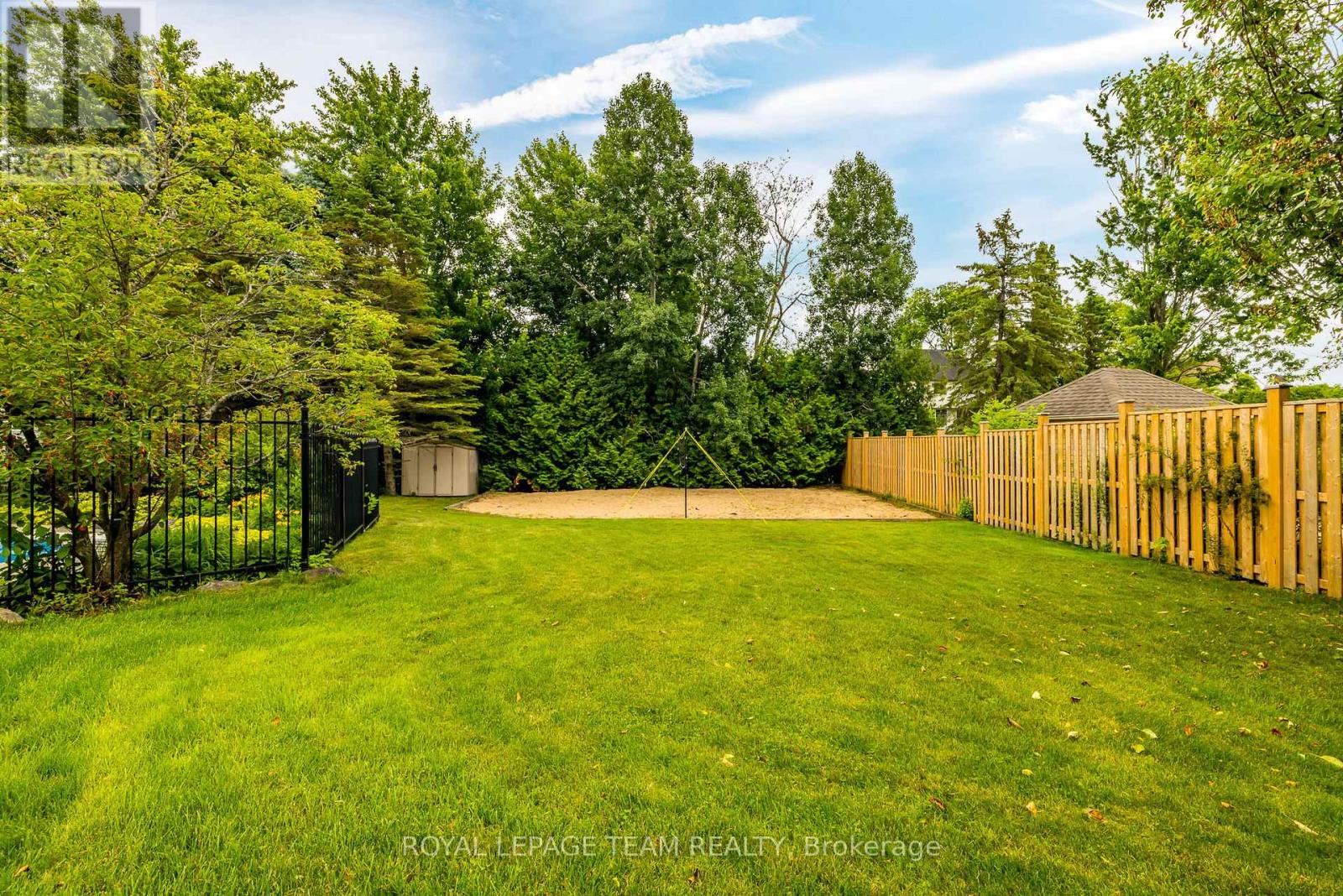 Photo 17 of 10 Beechgrove Gardens, Ottawa ON