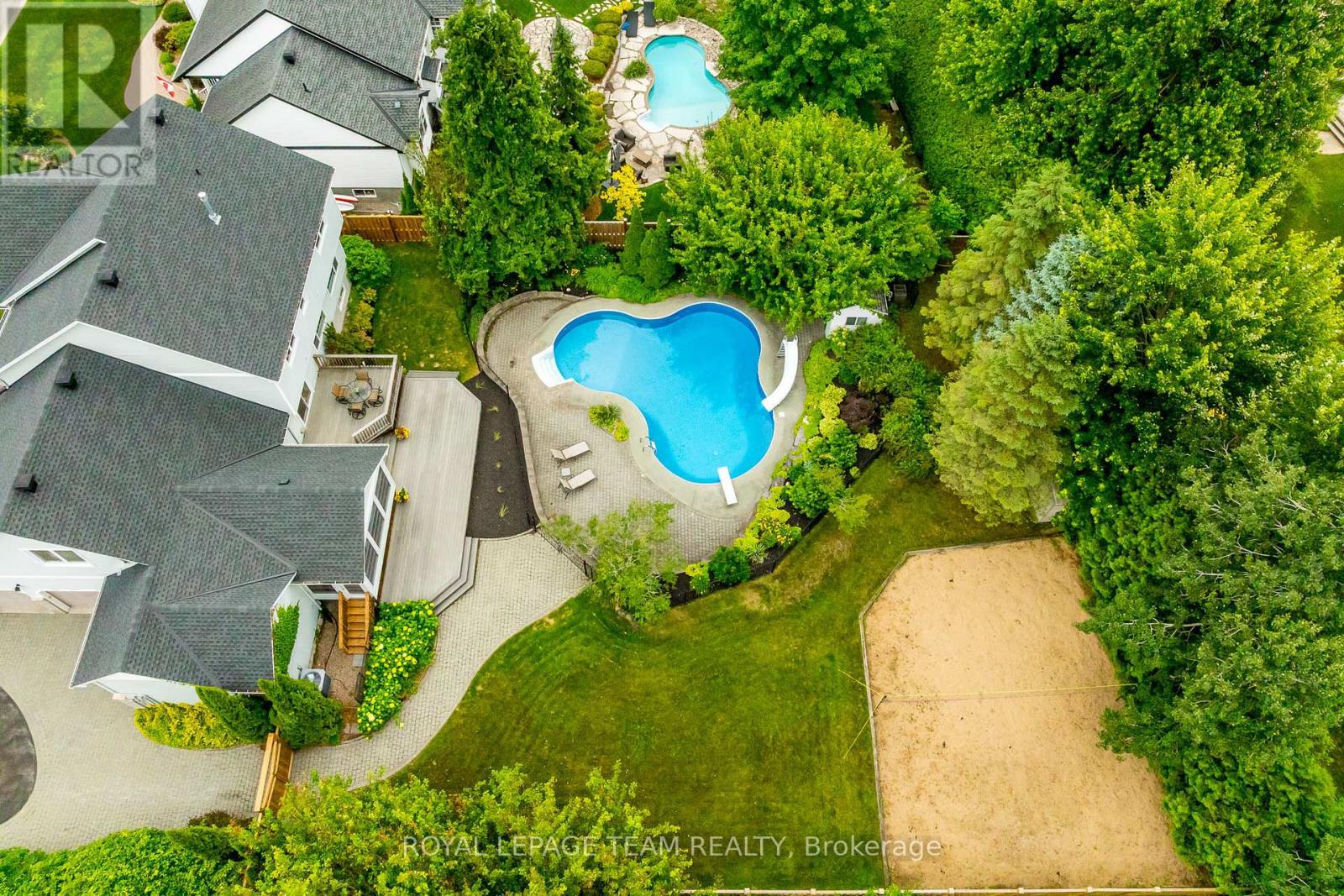 Photo 38 of 10 Beechgrove Gardens, Ottawa ON