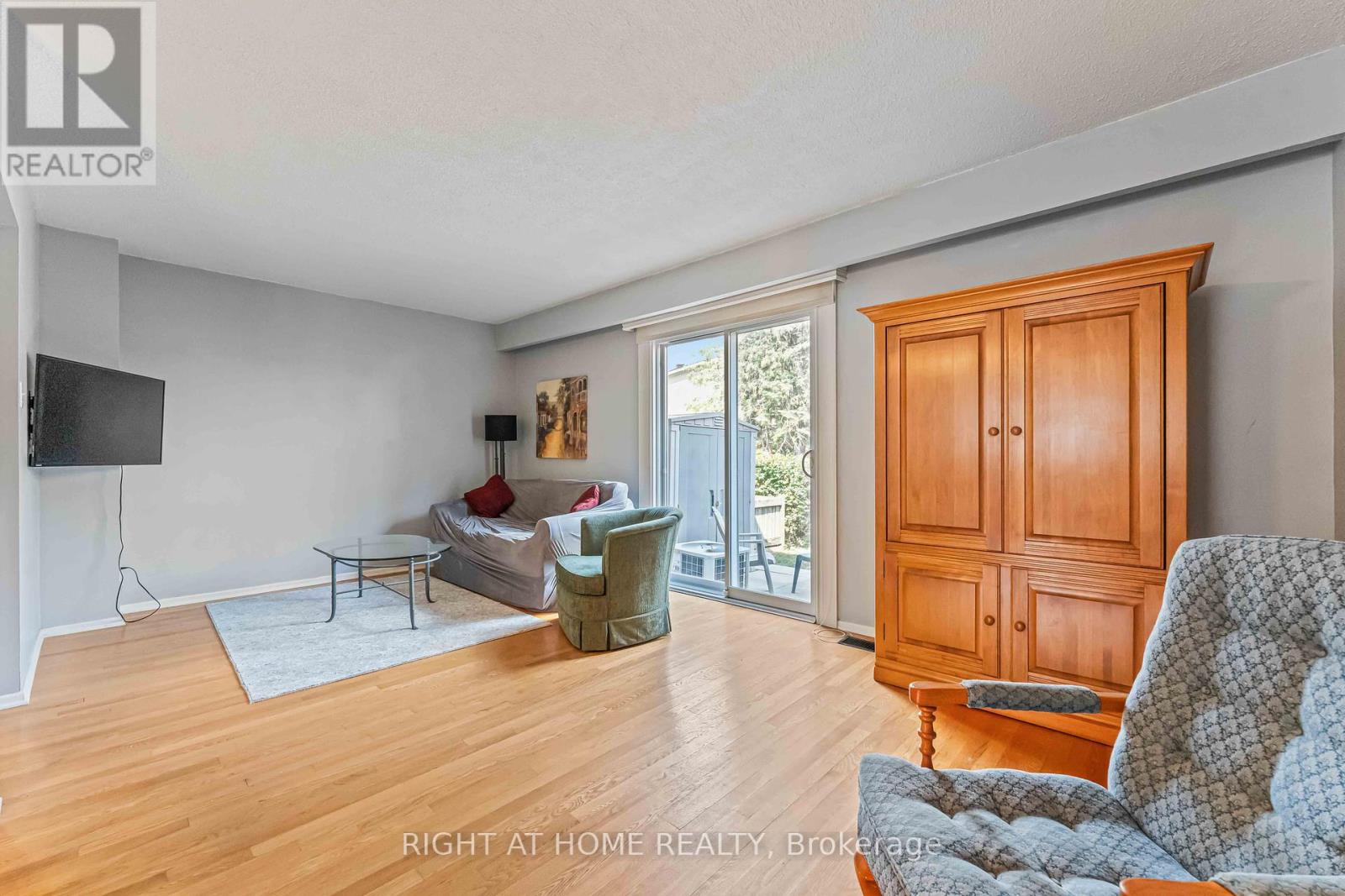 Photo 6 of 481 E Moodie Drive, Ottawa ON