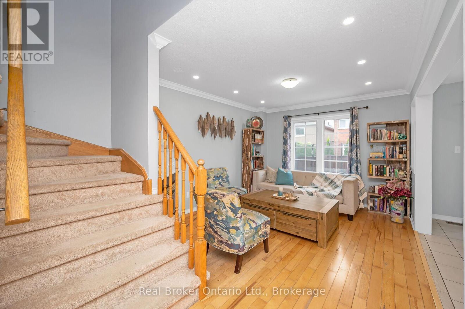 Photo 33 of 2458 Postmaster Drive, Oakville ON
