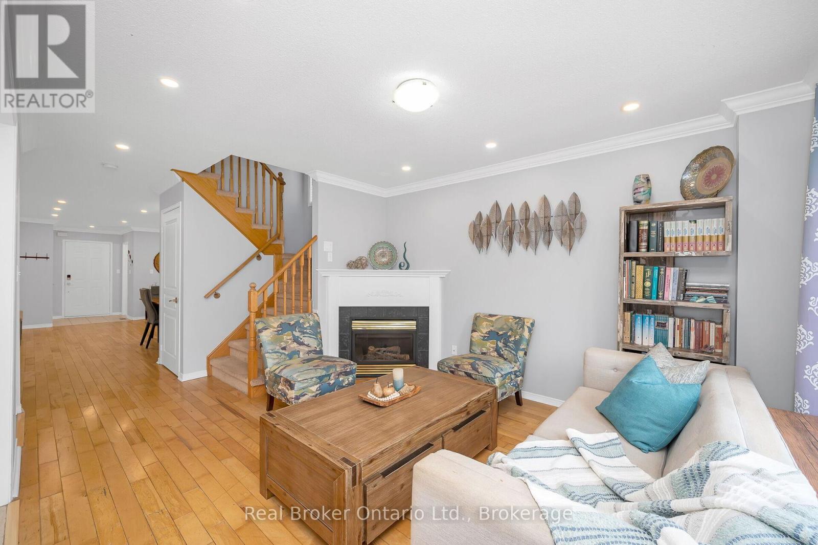 Photo 12 of 2458 Postmaster Drive, Oakville ON