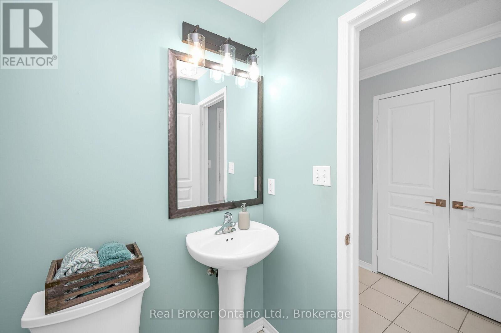 Photo 19 of 2458 Postmaster Drive, Oakville ON