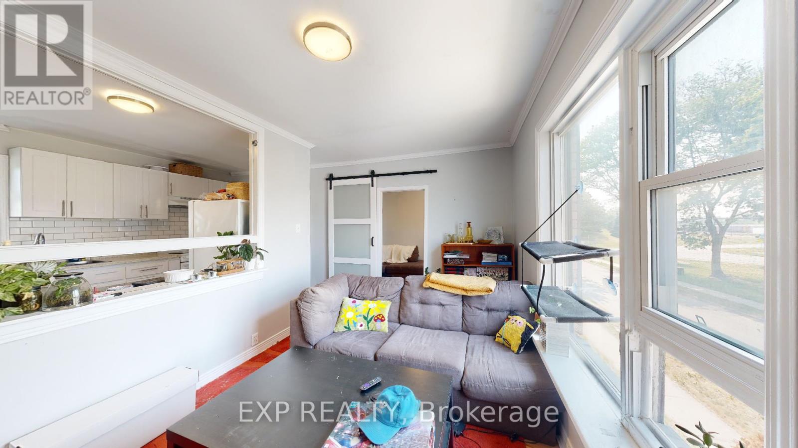 Photo 5 of 553 Quebec Street, London East ON