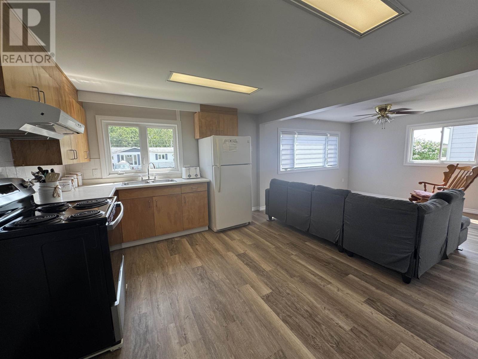Photo 1 of 49 Otter Ave, Manitouwadge ON