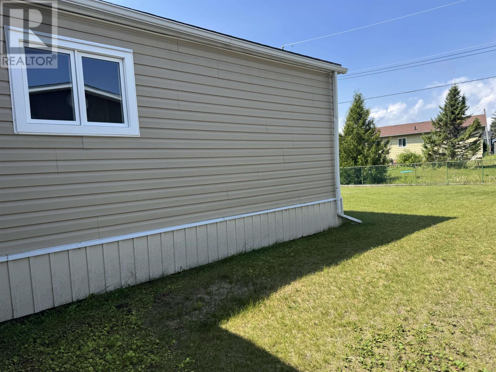 Photo 4 of 49 Otter Ave, Manitouwadge ON