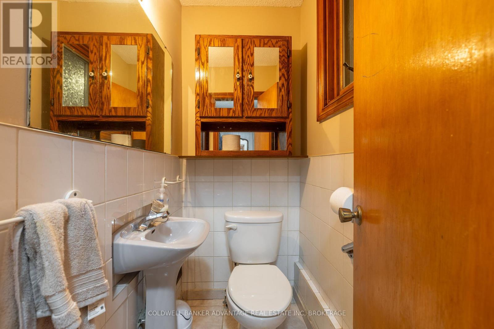 Photo 10 of 110 Garner Avenue, Welland ON