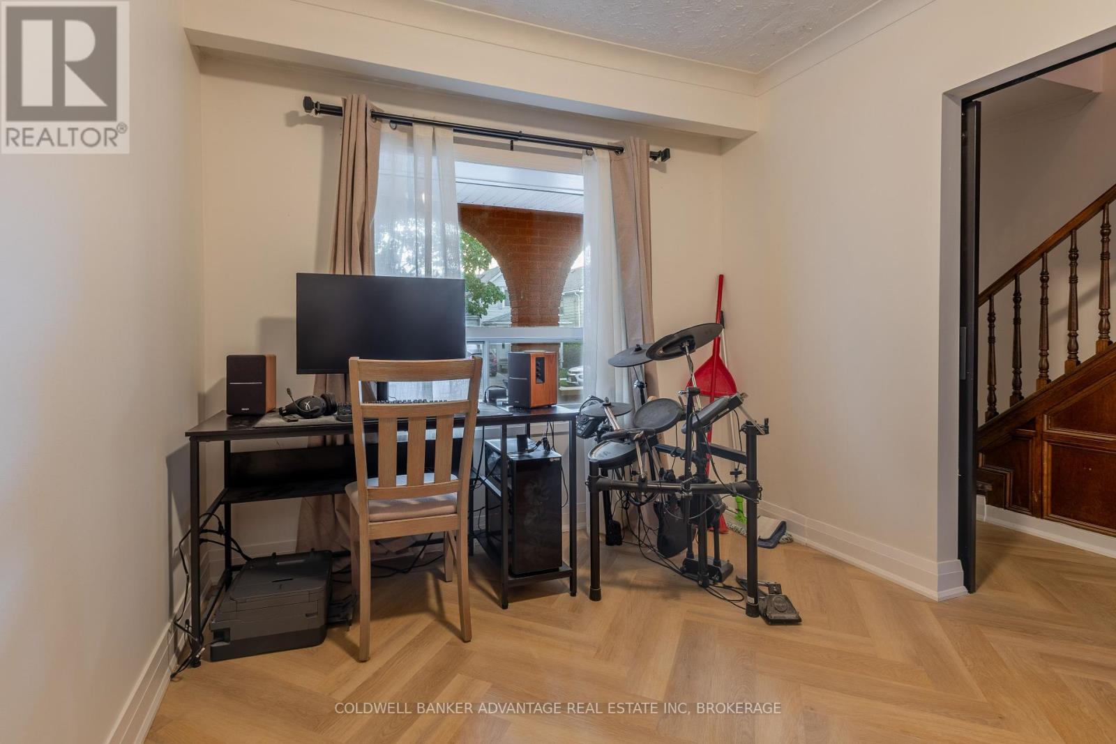 Photo 31 of 110 Garner Avenue, Welland ON