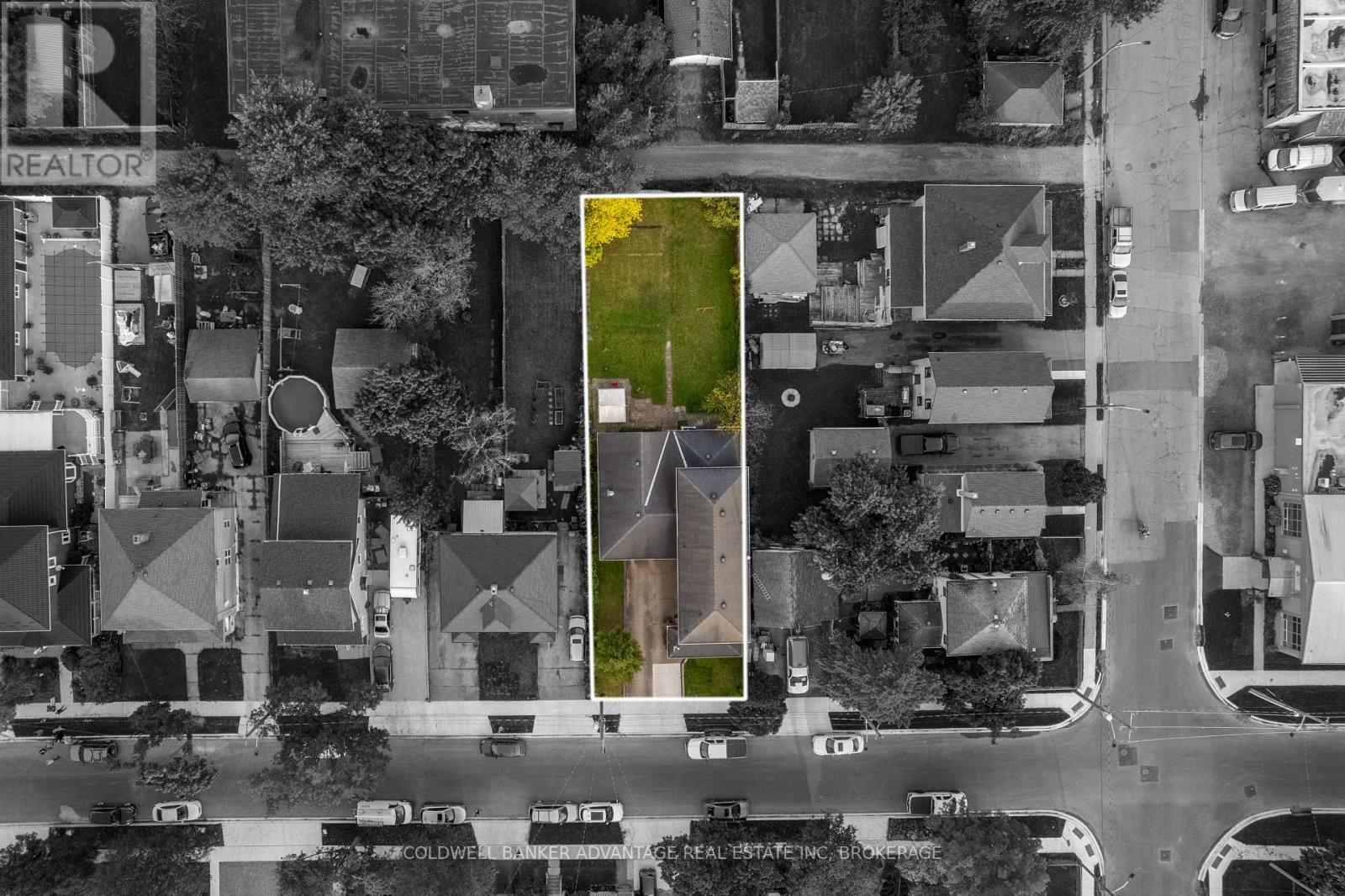 Photo 17 of 110 Garner Avenue, Welland ON