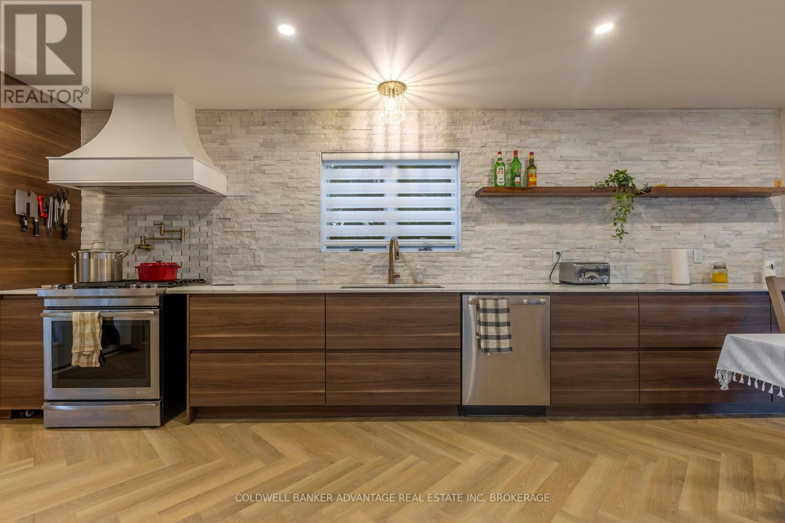 Photo 16 of 110 Garner Avenue, Welland ON
