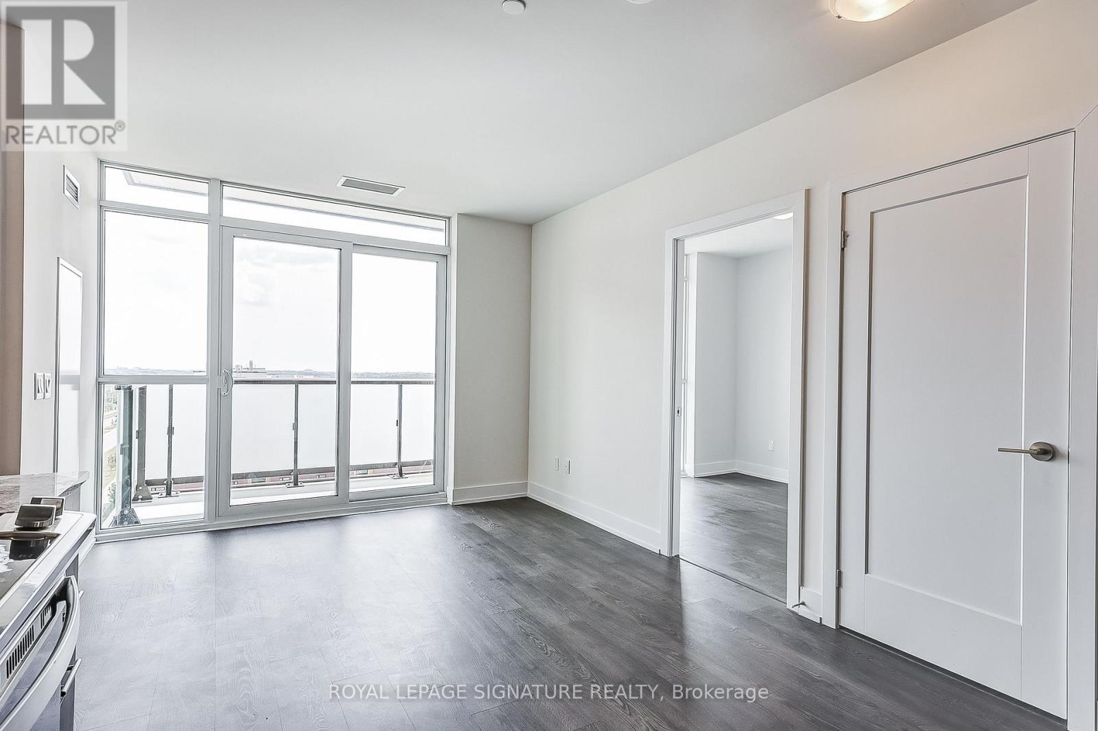 Photo 1 of 716 2550 Simcoe Street N, Oshawa ON