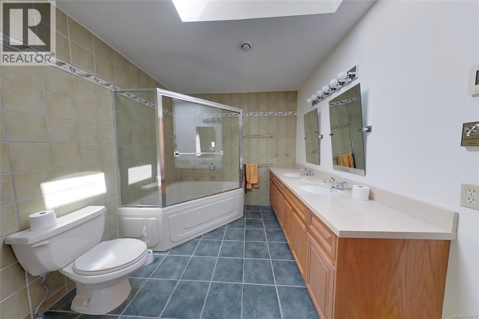 Photo 6 of 2175 Spurs Pl, Nanoose Bay BC