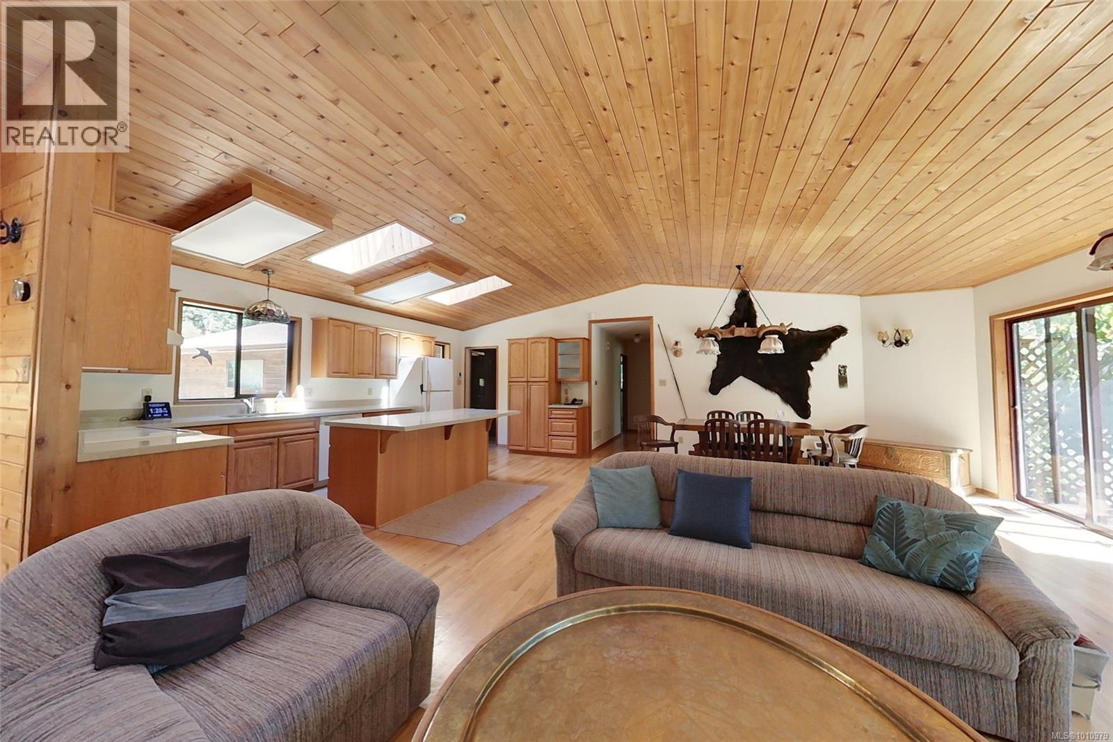 Photo 17 of 2175 Spurs Pl, Nanoose Bay BC
