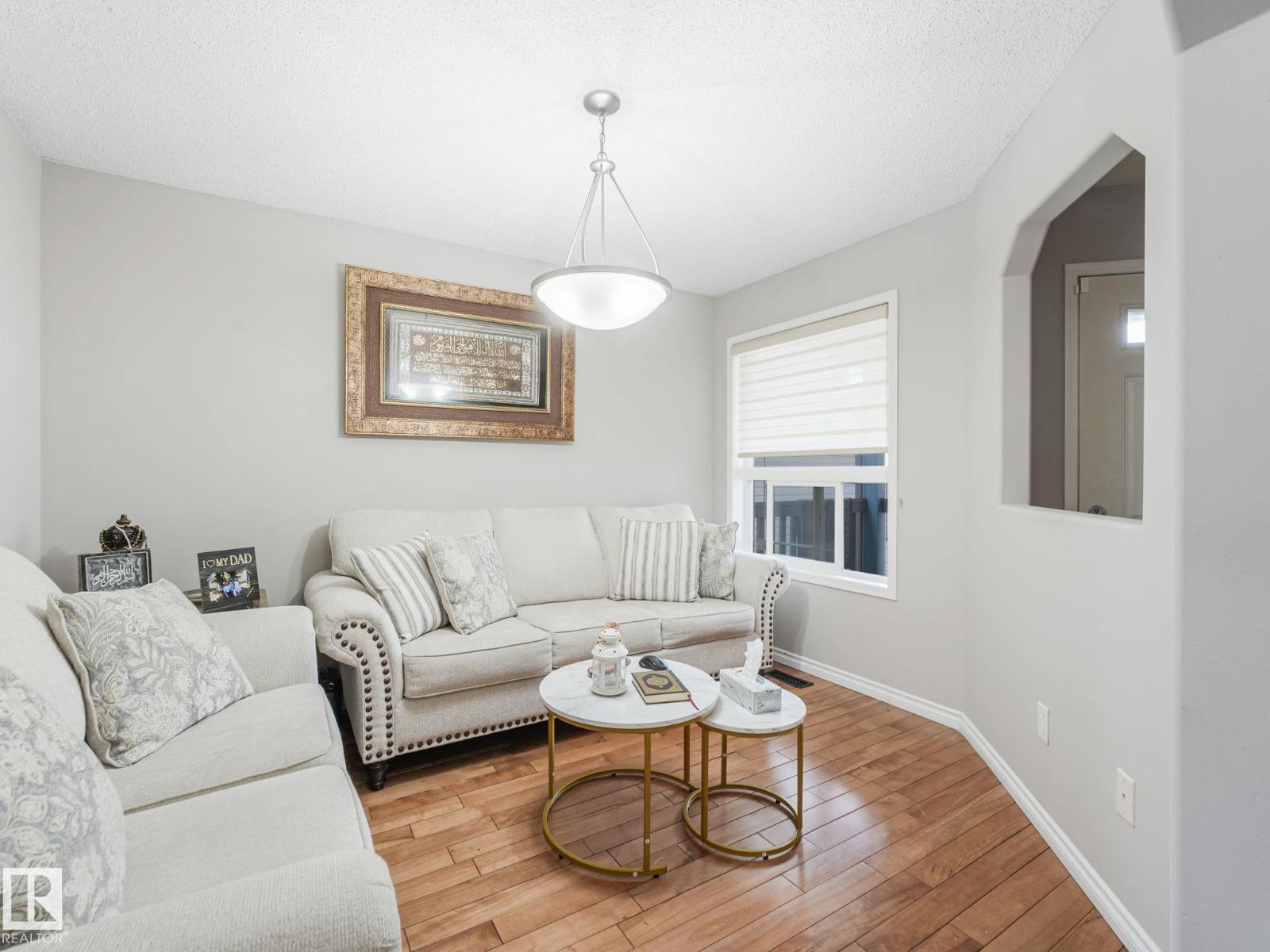 Photo 10 of 11807 170 Av Nw, Edmonton AB