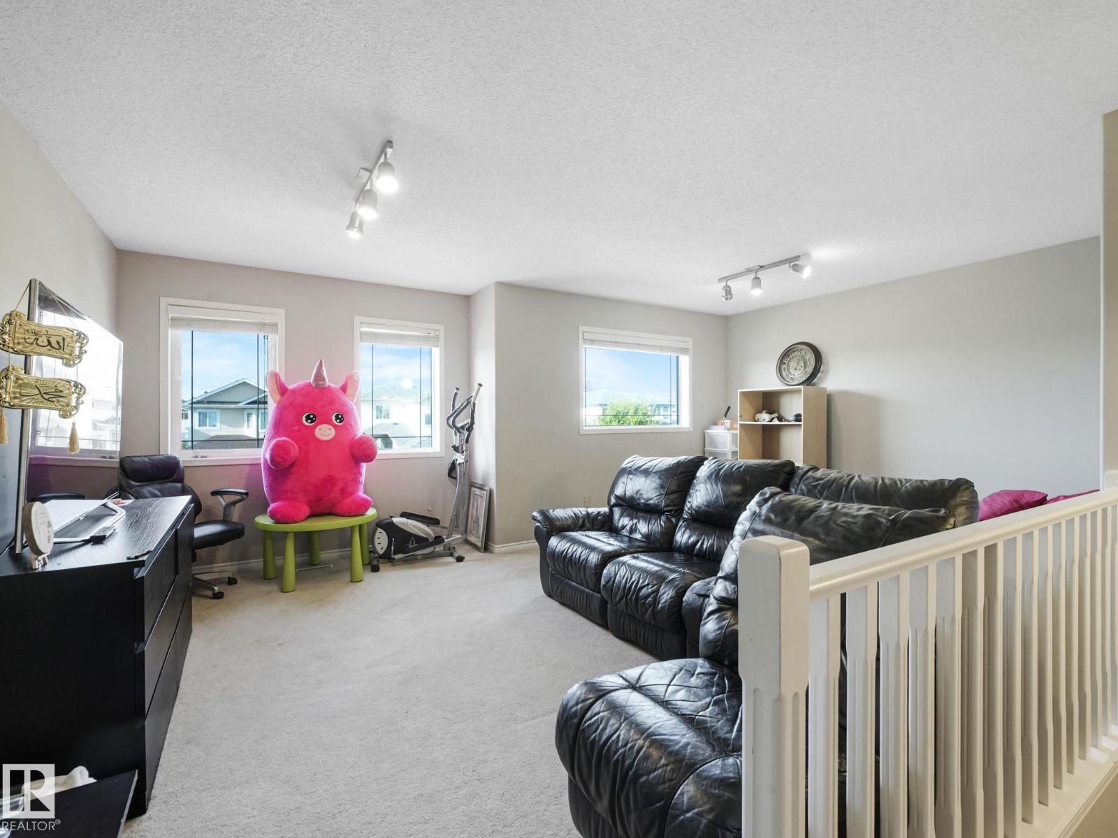 Photo 18 of 11807 170 Av Nw, Edmonton AB