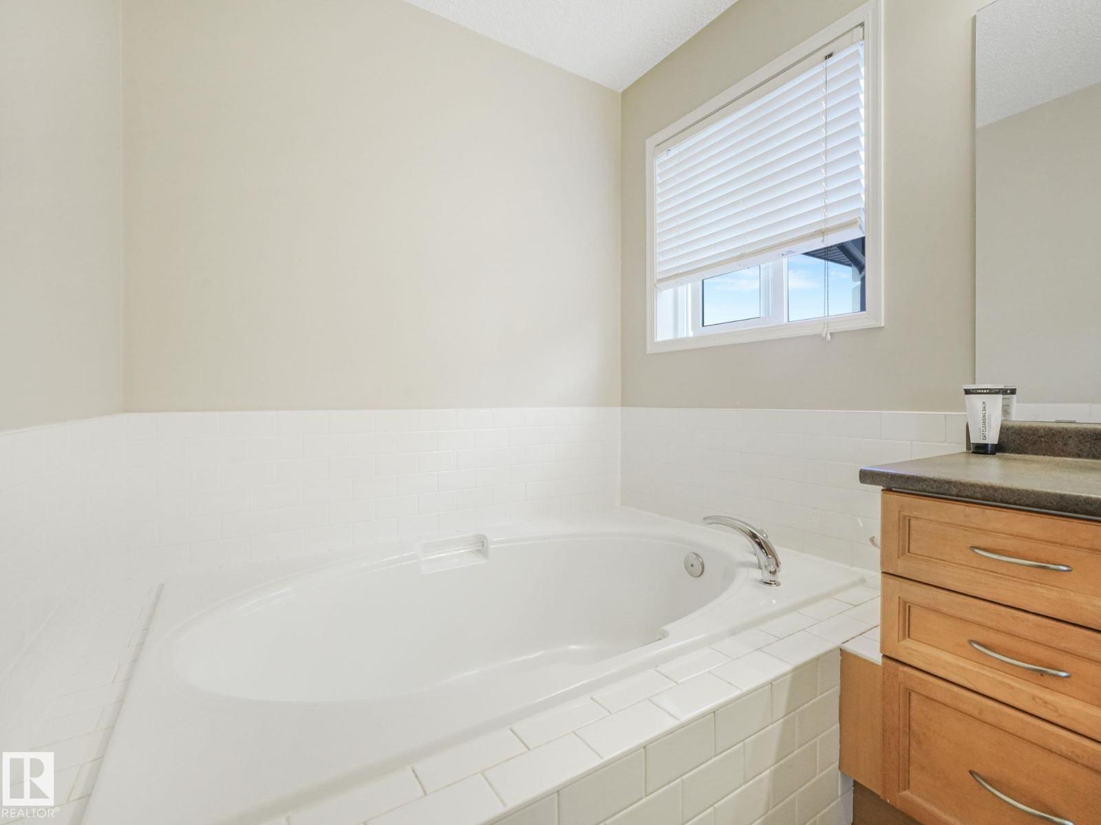 Photo 48 of 11807 170 Av Nw, Edmonton AB