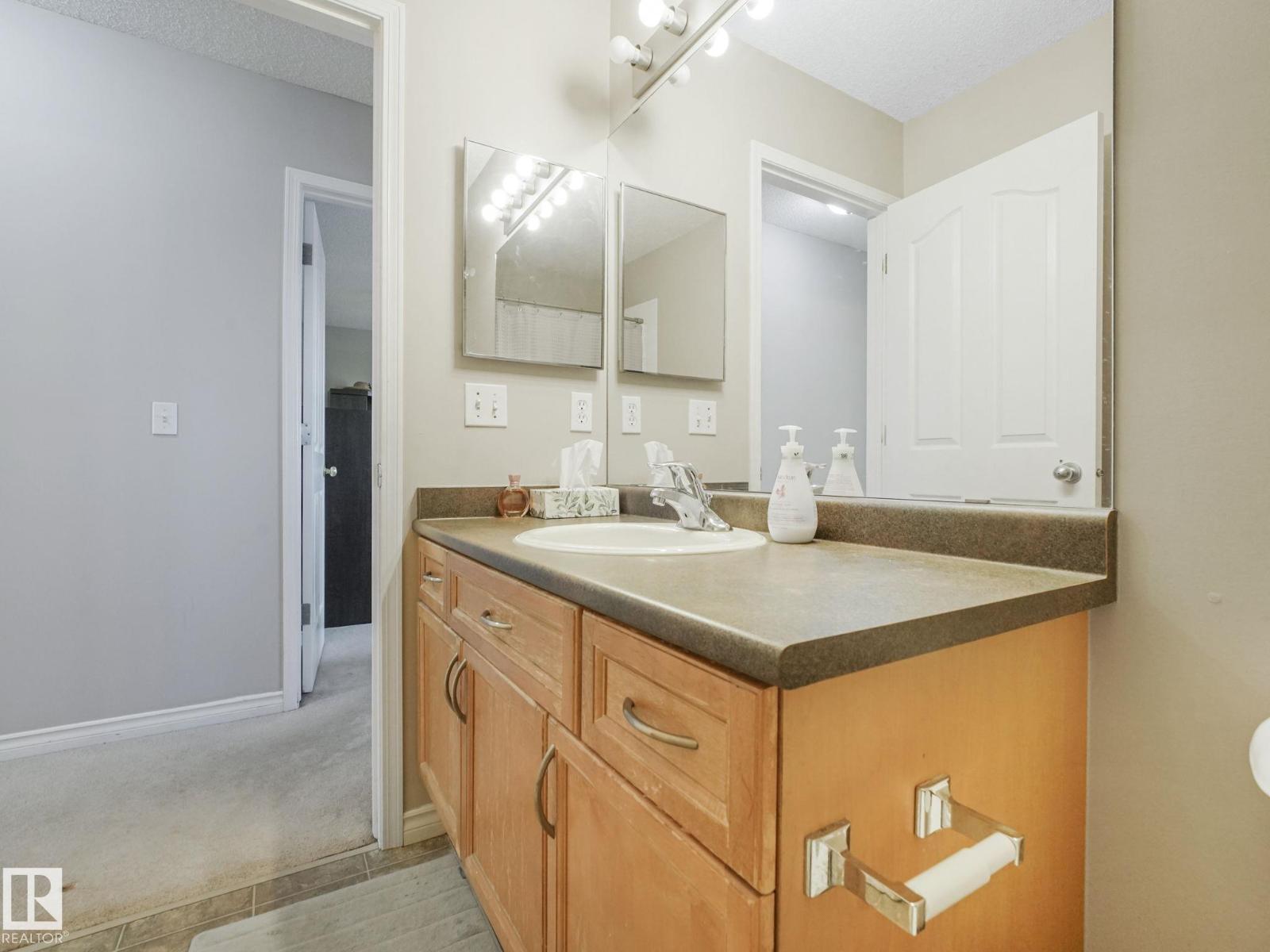 Photo 34 of 11807 170 Av Nw, Edmonton AB