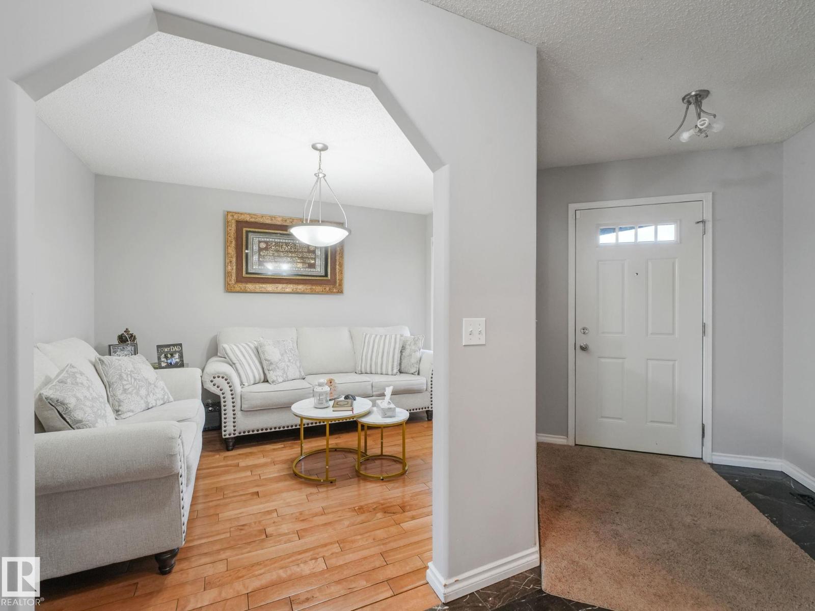Photo 14 of 11807 170 Av Nw, Edmonton AB