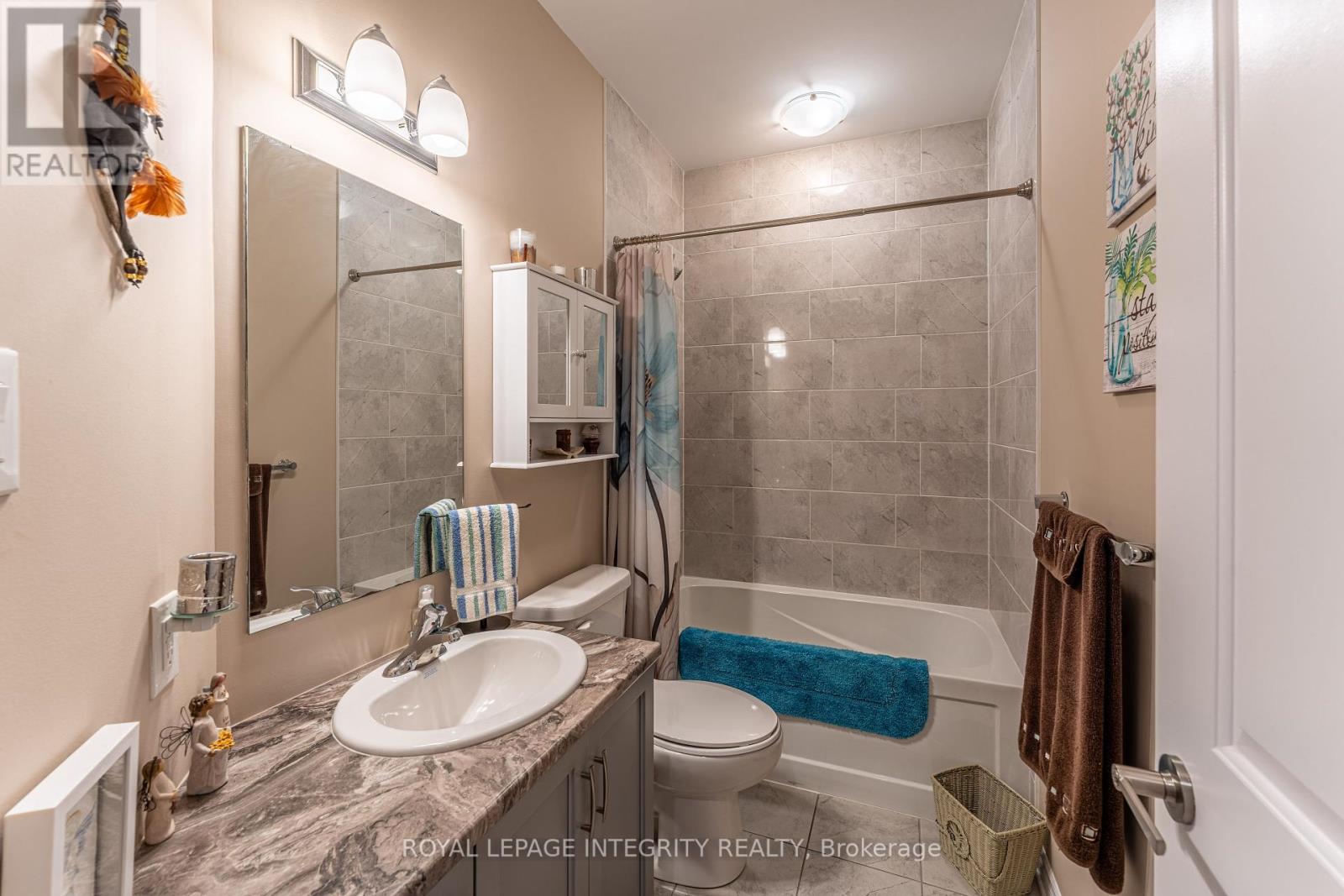 Photo 10 of 258 Rue De Letang Street, Clarencerockland ON