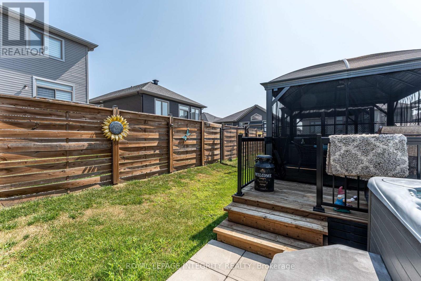 Photo 48 of 258 Rue De Letang Street, Clarencerockland ON
