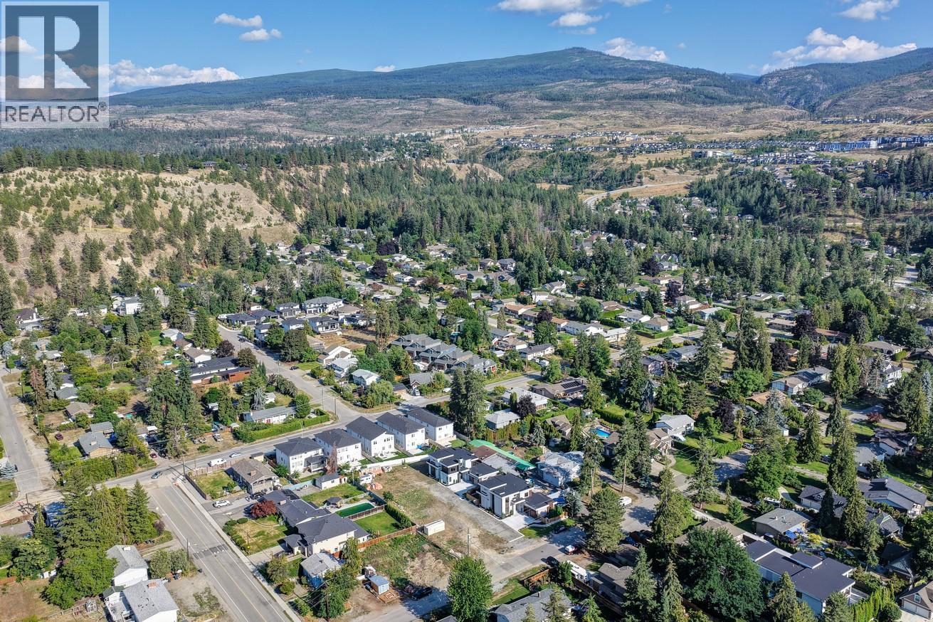Photo 4 of 4615 Fordham Road, Kelowna BC