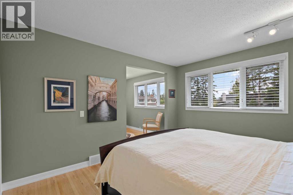 Single Family House 4 Level for Sale in  Lakeview Drive SW Lakeview Calgary 