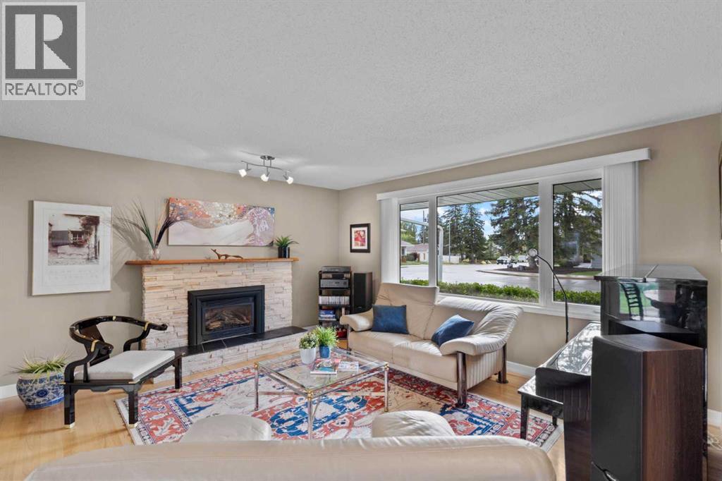 Single Family House 4 Level for Sale in  Lakeview Drive SW Lakeview Calgary 
