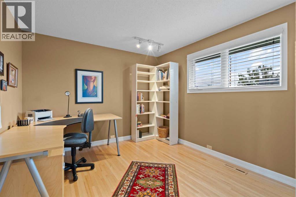 Single Family House 4 Level for Sale in  Lakeview Drive SW Lakeview Calgary 