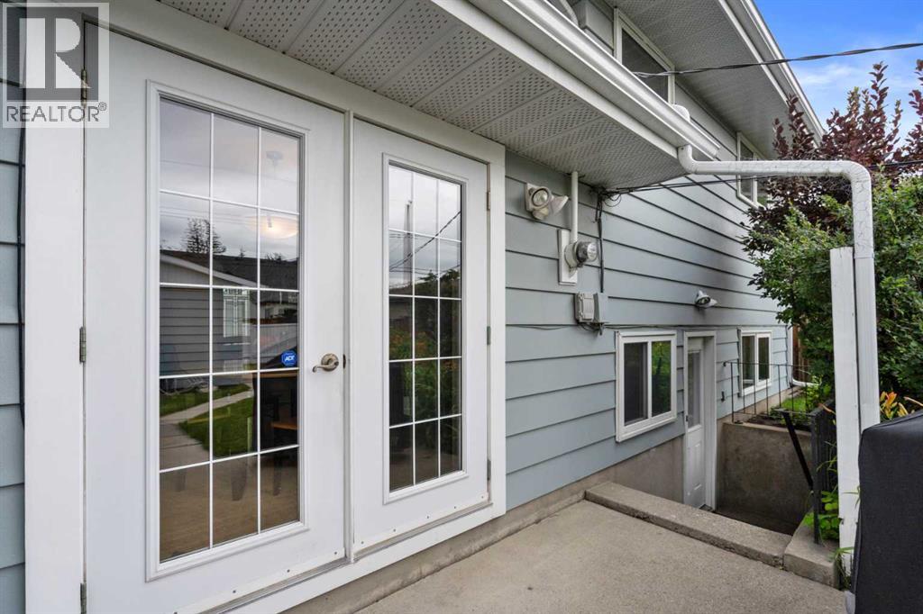 Single Family House 4 Level for Sale in  Lakeview Drive SW Lakeview Calgary 
