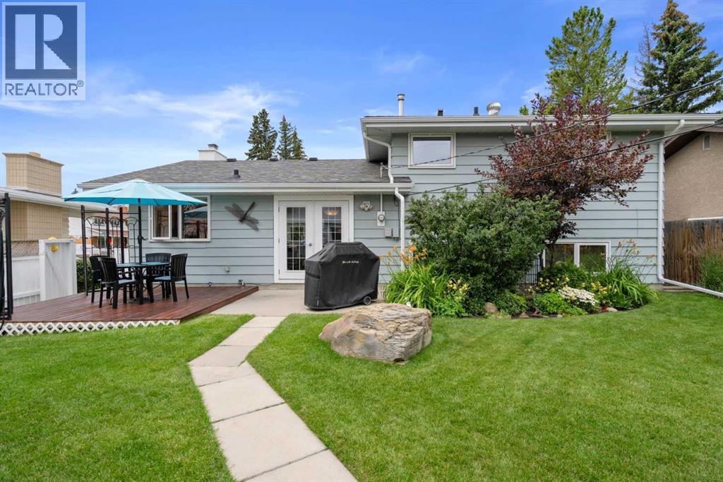 Single Family House 4 Level for Sale in  Lakeview Drive SW Lakeview Calgary 