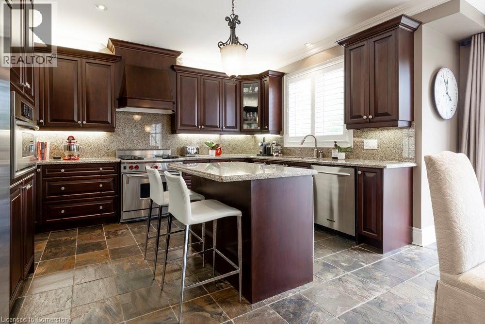 Photo 10 of 4212 Kane Crescent, Burlington ON