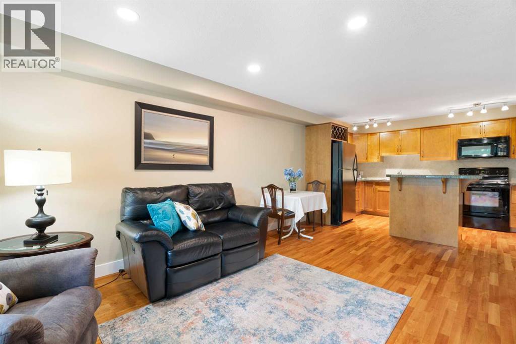 Single Family House for Sale in    Avenue NE Crescent Heights Calgary 
