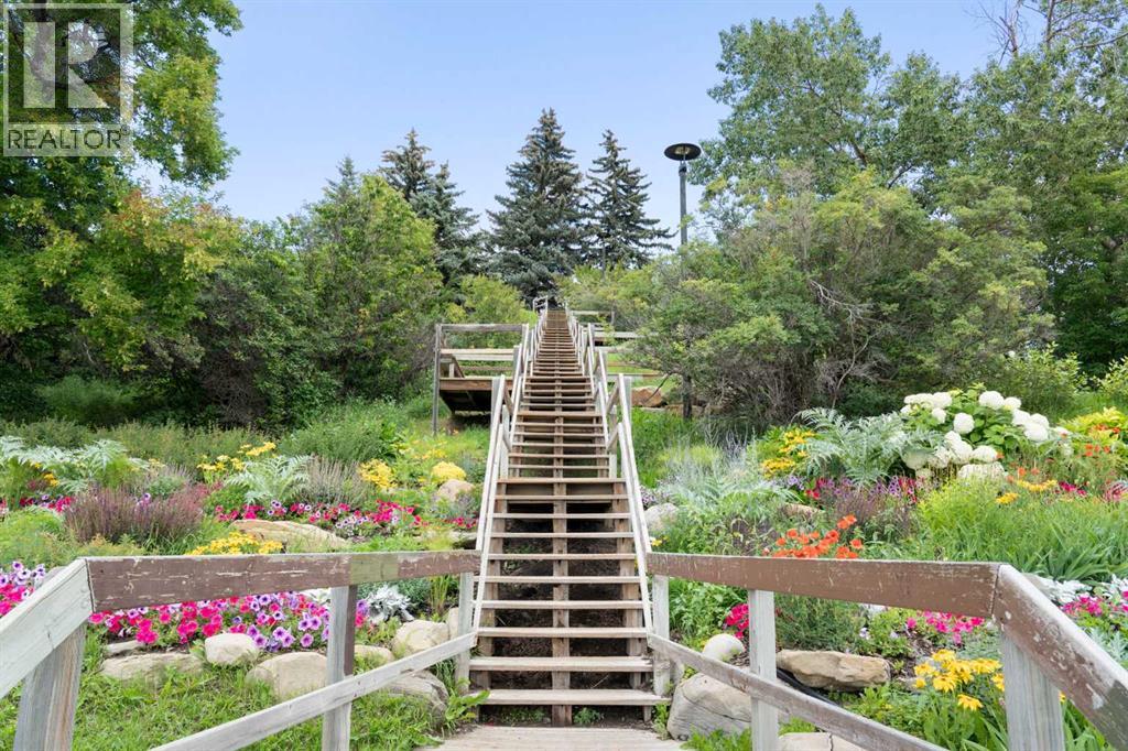 Single Family House for Sale in    Avenue NE Crescent Heights Calgary 