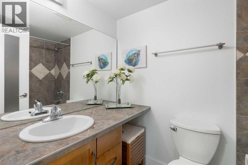 Single Family House for Sale in    Avenue NE Crescent Heights Calgary 